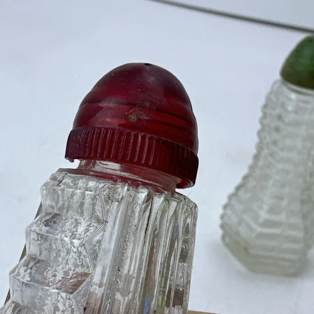 Vintage Salt & Pepper Shakers Clear Glass Green Red Top Lot of 3, Extra Caps